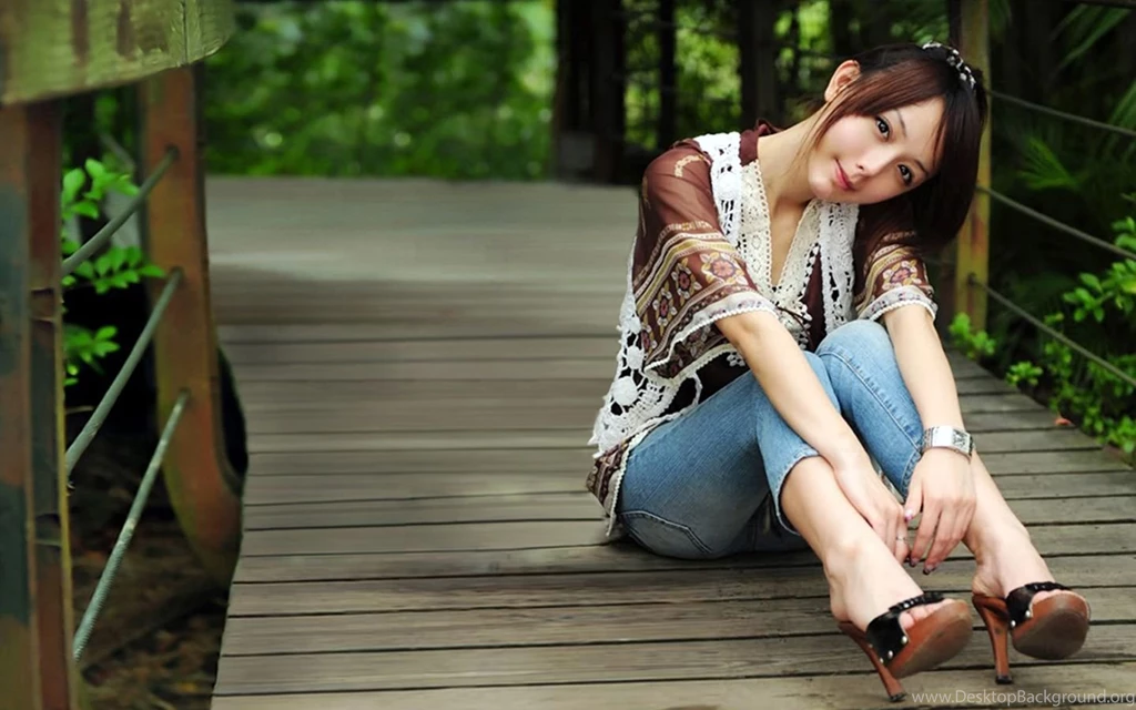 Useful And Effective Wallpapers Girl Style
