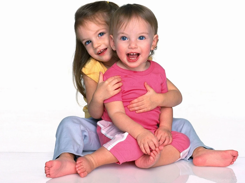 Baby Couple Hug Cute Wallpapers And Photos