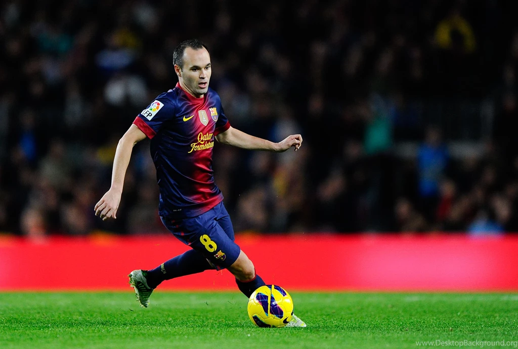 Andres Iniesta Wallpapers Ball KIck1.jpg
