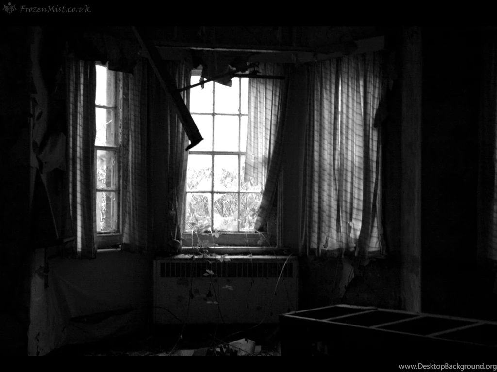 Old Dark House 1600x1200px