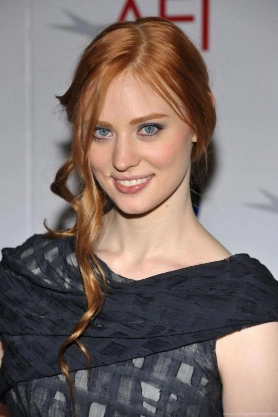 Deborah ann woll desktop hd wallpaper wallpaper bafd4215ef527cf0e0b2f843ce2ee763 smaller 13014.jpg