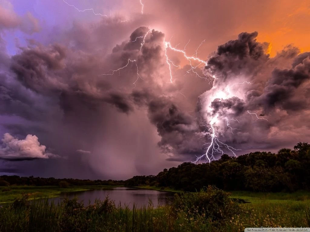 Lightning Strike HD Desktop Wallpapers : High Definition ...