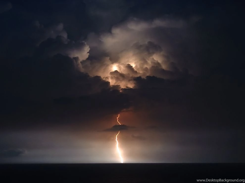 Lightning ocean myrtle beach_42003_990x742.jpg