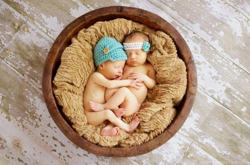 Cute Little Babies In A Basket *** Wallpapers