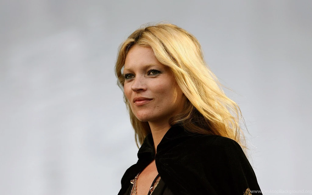 Kate Moss With A Silver Necklace Wallpapers