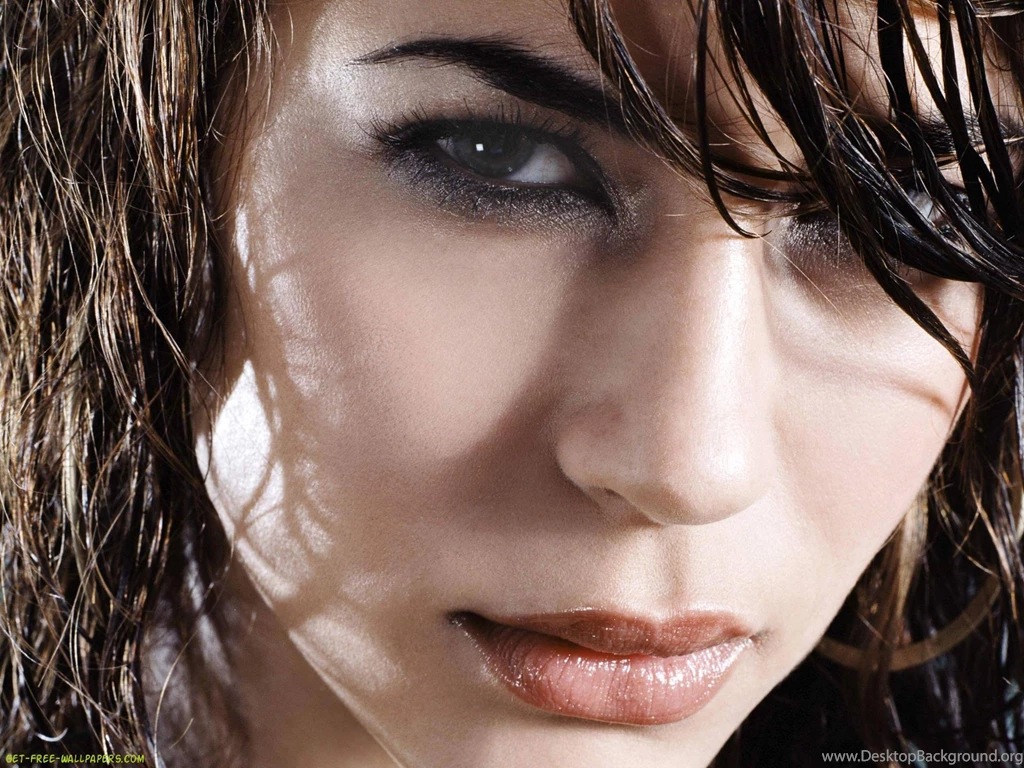 Download Karima Adebibe Wallpapers