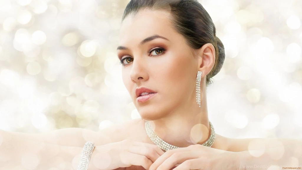 Beautiful Woman Jewelry Wallpapers