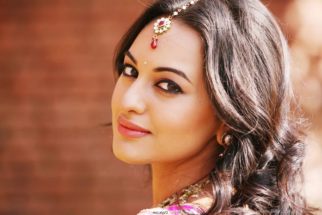 Sonakshi Sinha Hd Wallpapers Download