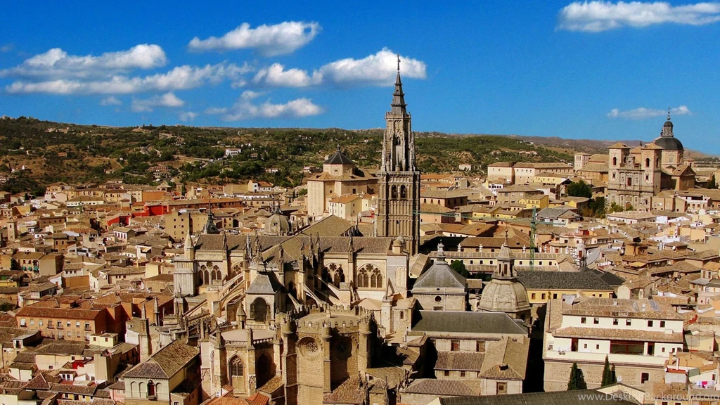 Download 2560x1440 Small Spanish Town Wallpapers