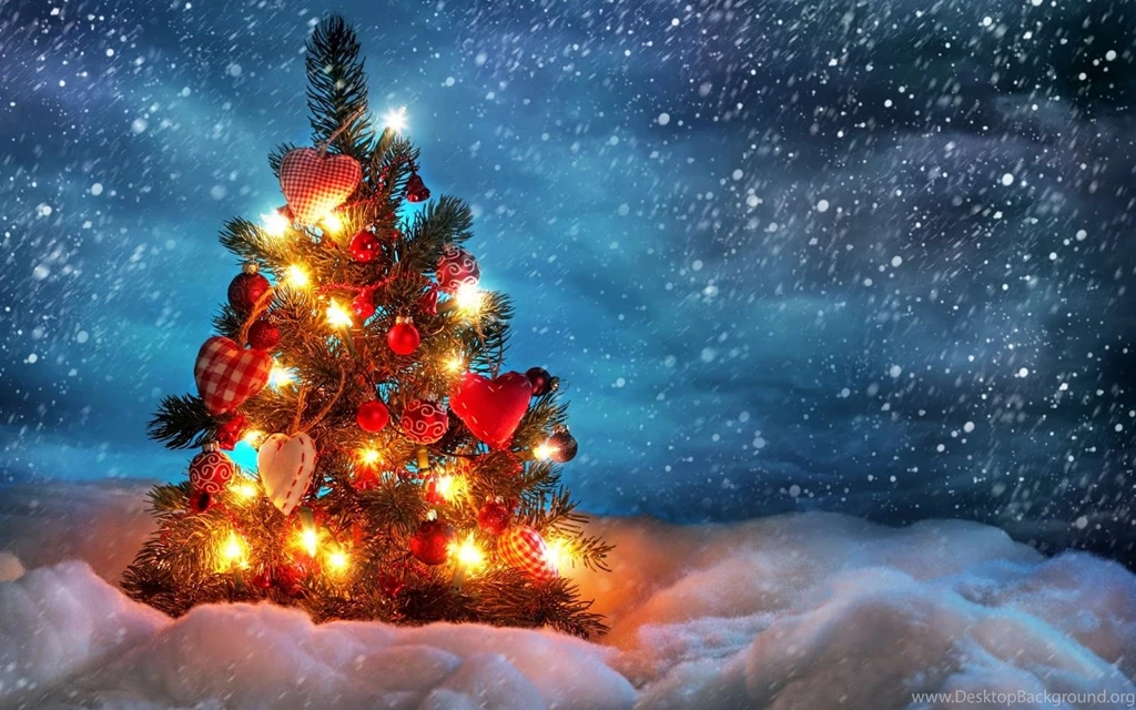 Beautiful_christmas_tree wide wallpaper+Downlaod+free.jpg
