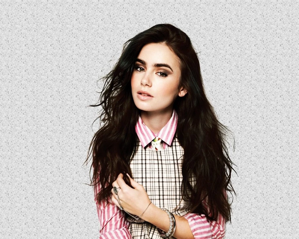 1280x1024 Beautiful Lily Collins Desktop PC And Mac Wallpapers