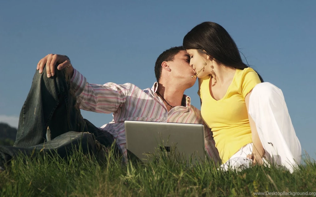 Pic New Posts: Caple Kiss Wallpapers