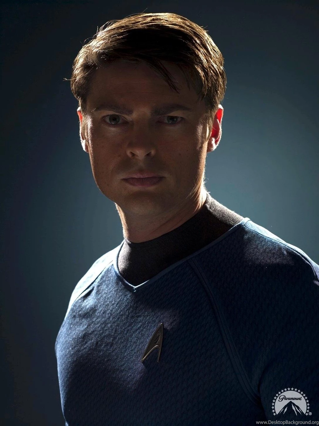 Leonard mccoy karl urban as leonard mccoy 618f0bcc584915d01948407e294d6cc5 large 165554.jpg