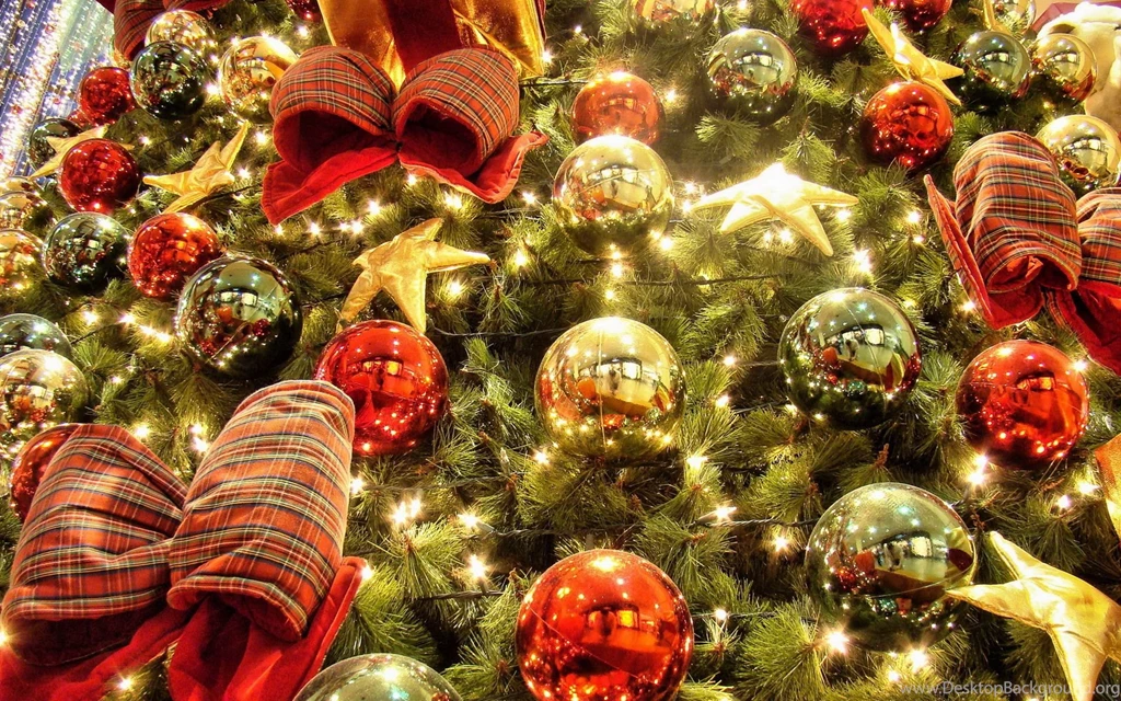Decorated Christmas Tree Wallpapers And Images Wallpapers ...