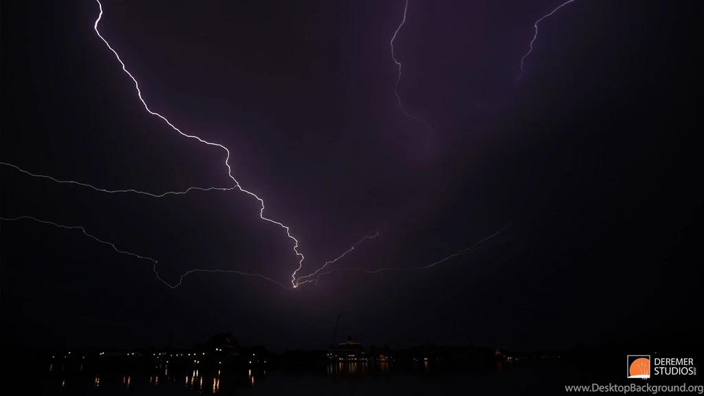 1920 X 1280 DS Wallpapers 129 Lightening « Deremer Studios