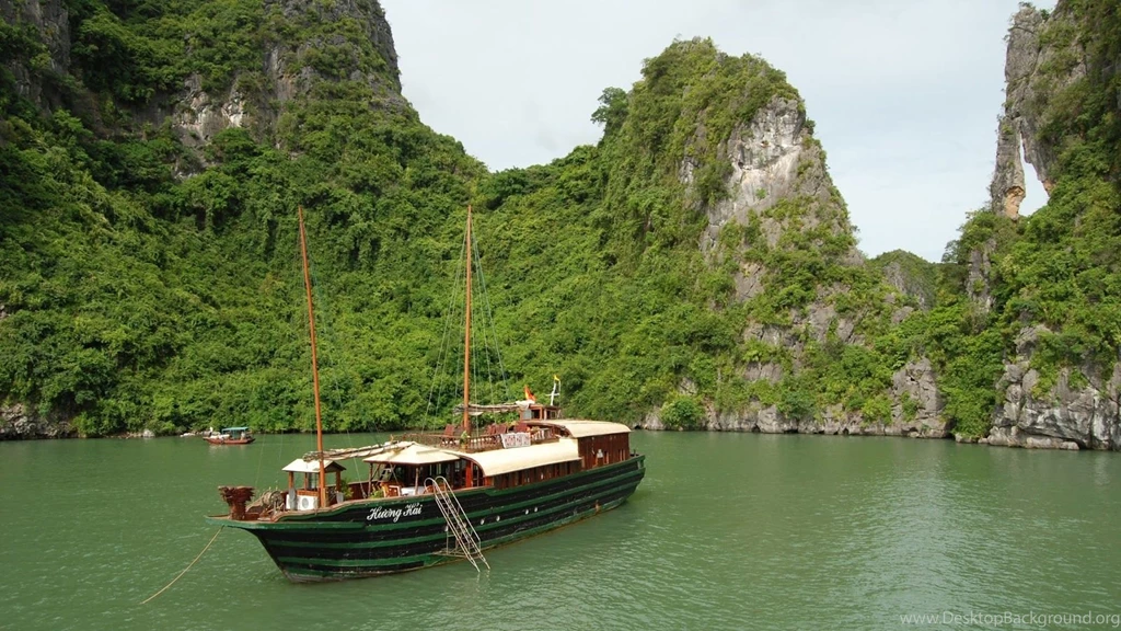 Download Ha Long Bay Wallpapers