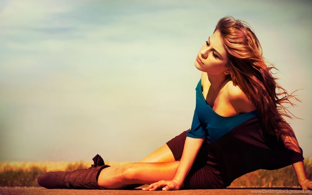 Girl Wallpapers