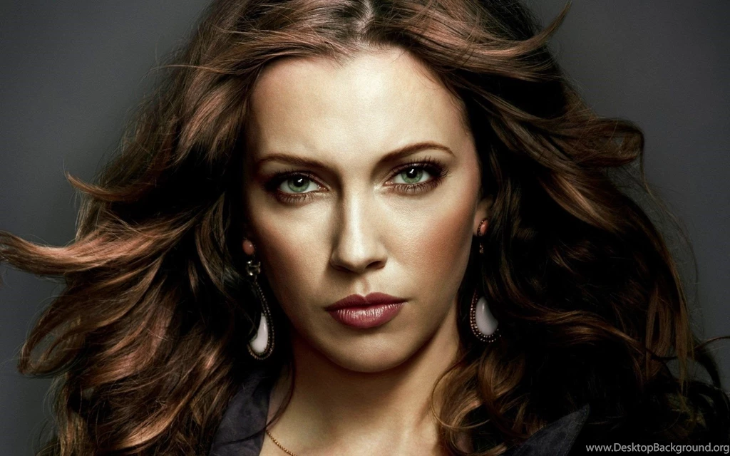 HD Katie Cassidy Wallpapers