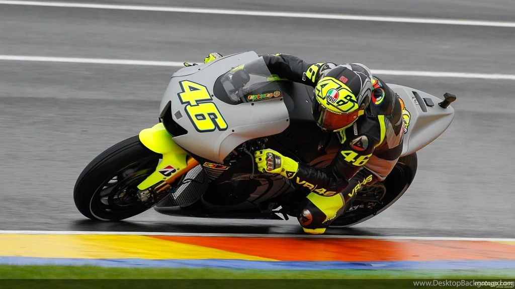 Valentino Rossi Yamaha 2013 Wallpaper HD.jpg