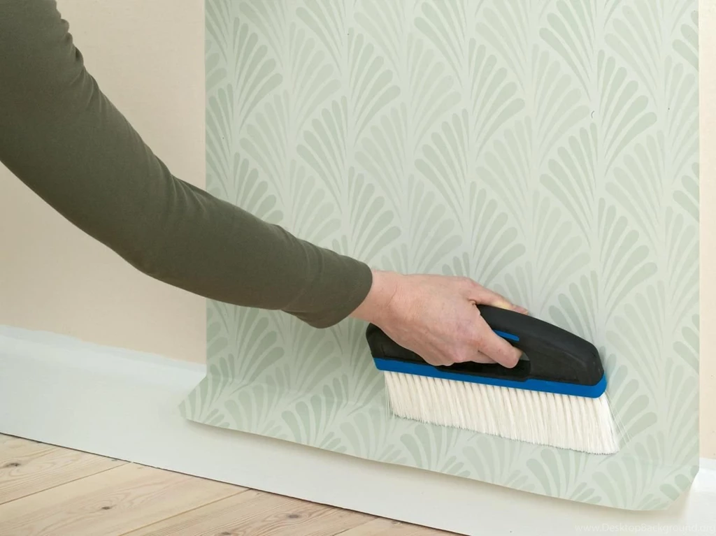 How To Wallpapers A Room