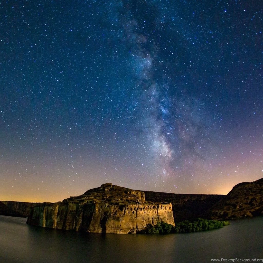 Rumkale By hannanaslan iPad Pro Wallpaper 2732x2732 1024x1024.jpg