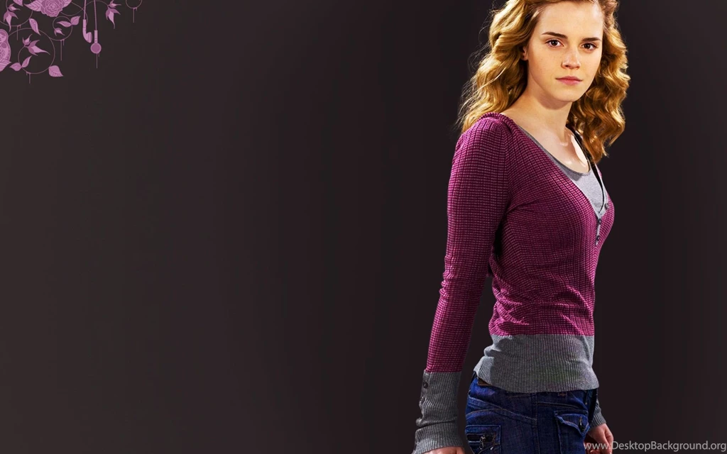 Emma Watson Cute Computer : Full HD Desktop Wallpapers : Wallinda
