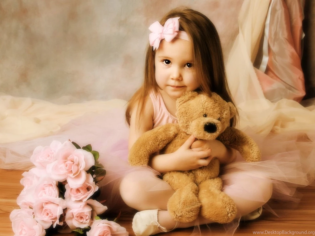 1600x1200 Cute Girl Teddy Wallpapers