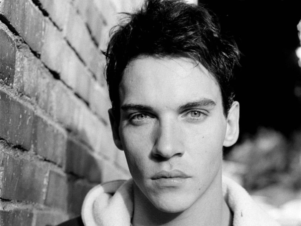 I'm Re watching August Rush, And Damn. Jonathan Rhys Meyers ...
