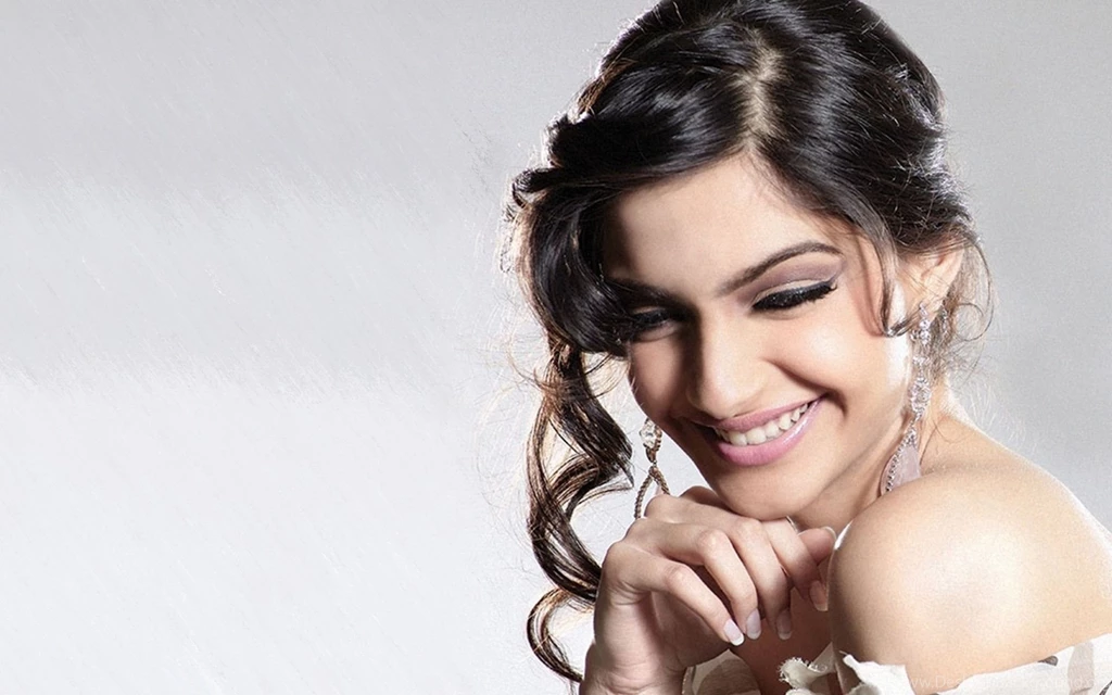 Sonam Kapoor Pictures