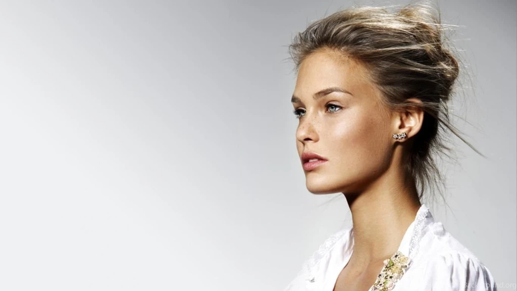 Bar Refaeli HD 1366x768