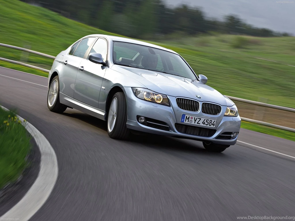 BMW 3 Series 2009 wallpaper.jpg