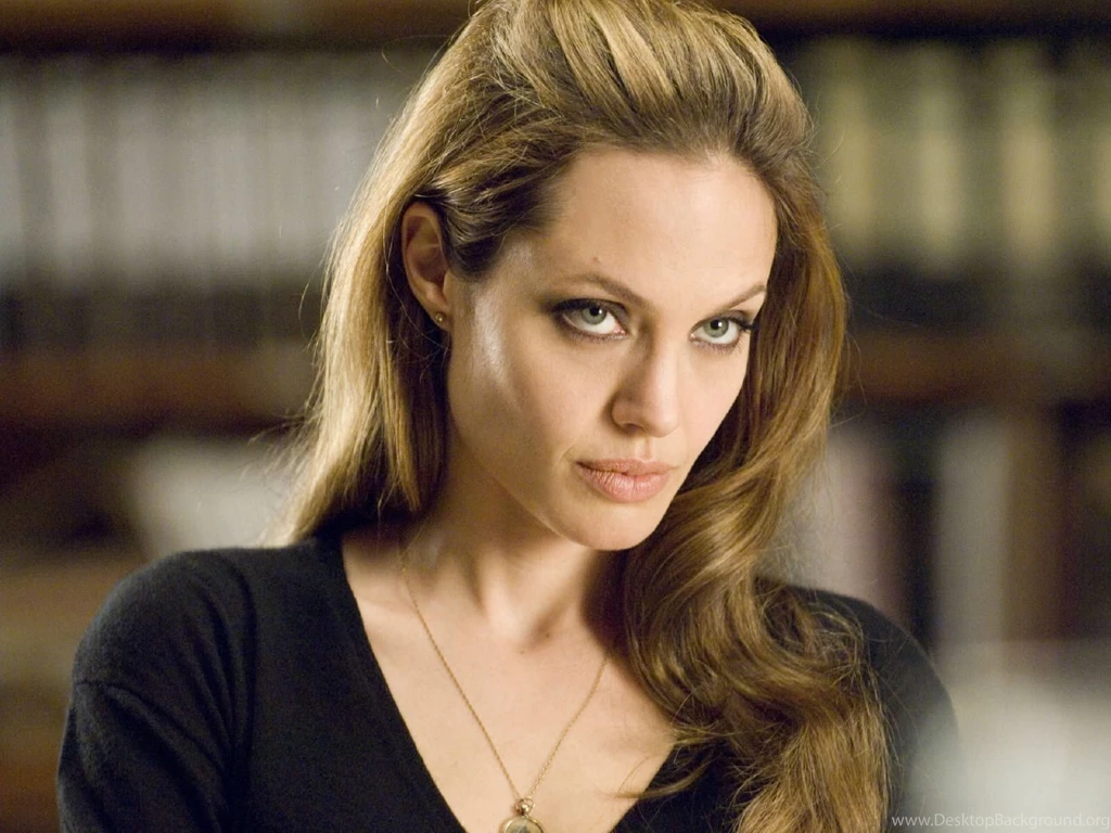 Angelina Jolie Angelina Jolie Jolie (id: 192616) – BUZZERG