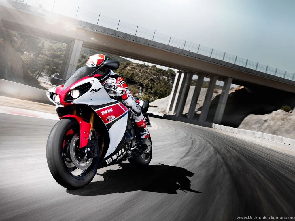 2015 Yamaha R1 Image