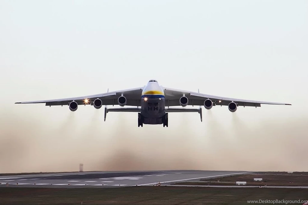 Worlds_Largest_Aircraft_Antonov_An 225_Mriya_Takeoff.jpg