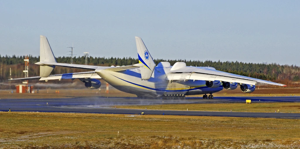 Huge Cargo Antonov An 225 Just Touchdown