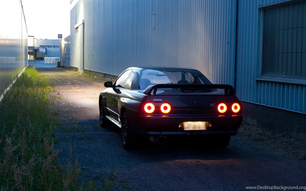 Download Skyline Cars Wallpapers 2560x1600