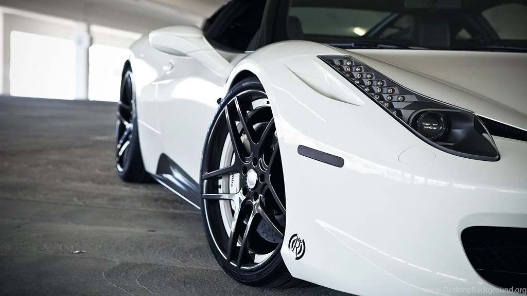 Ferrari 458 Italia White With Black Rims   Image