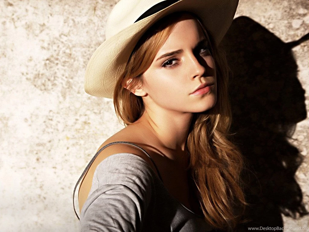 Emma Watson Best Hot And Sexy Wallpapers