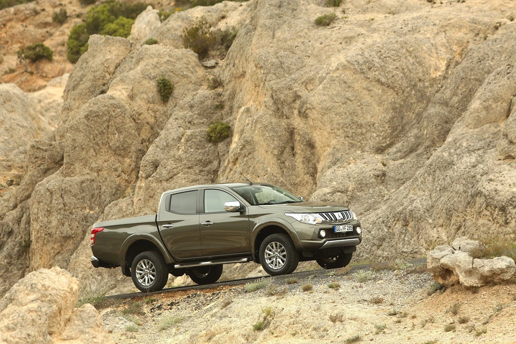 Mitsubishi L200 Double Cab Pickup Cars 4wd 4x4 2015 Wallpapers ...