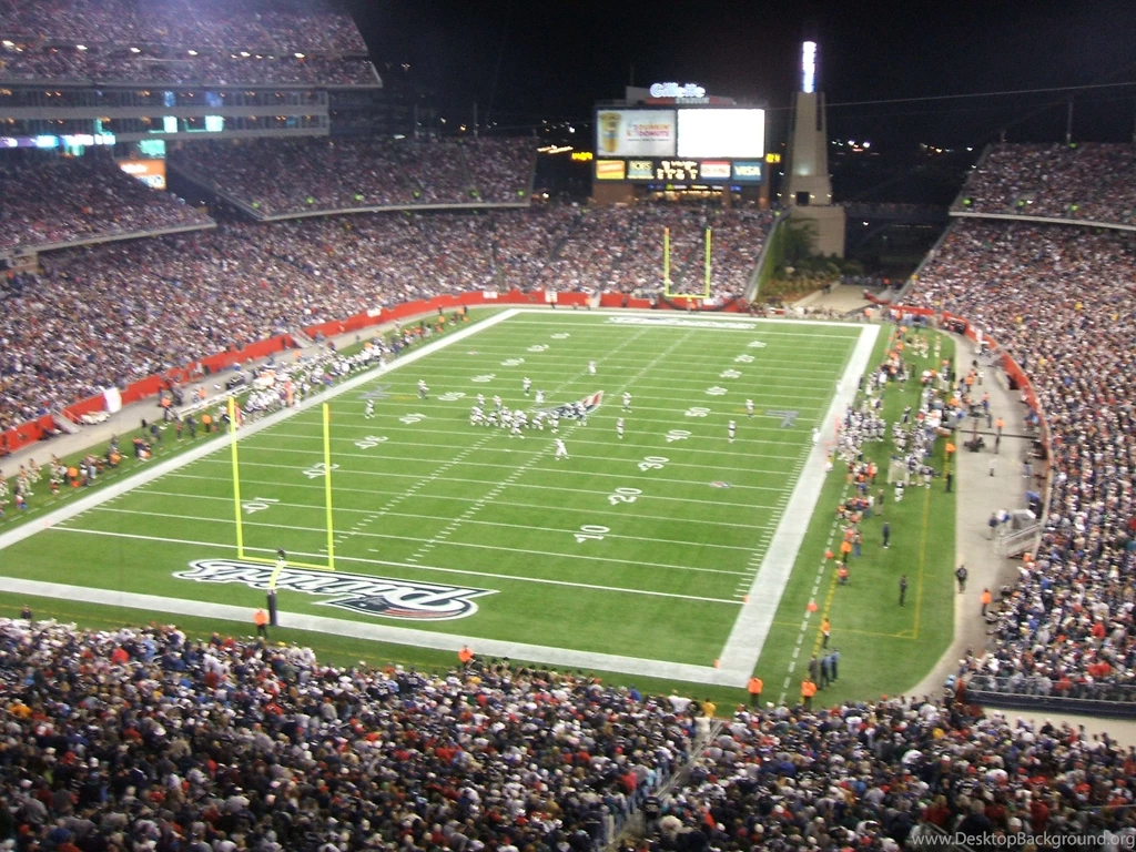 Gillette_Stadium_First_Game_07_by_SullMaster.jpg