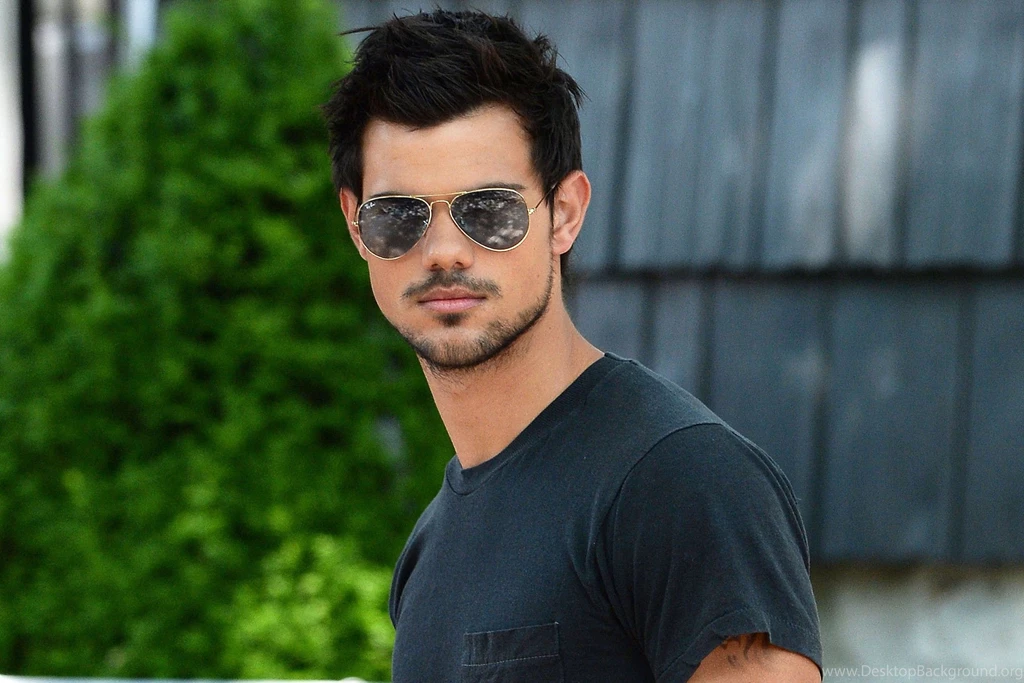 Handsome Actor Taylor Lautner In Glasses Pictures.jpg