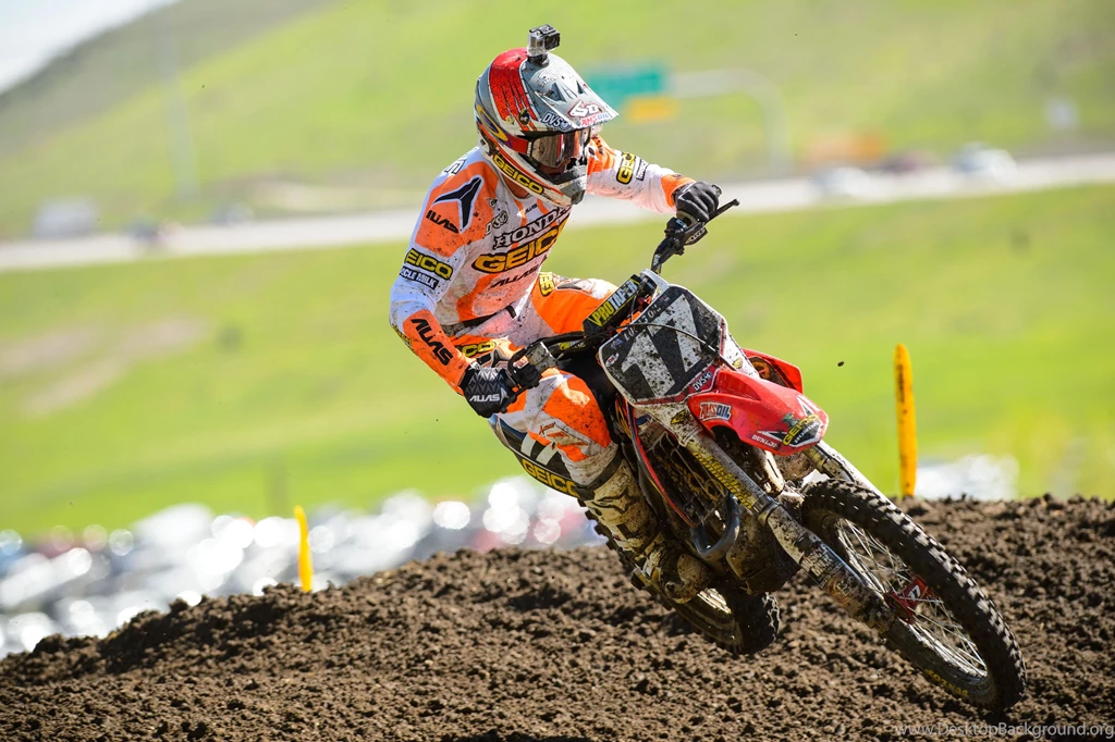 AdeHolaatod: Dirt Bike Racing Wallpapers
