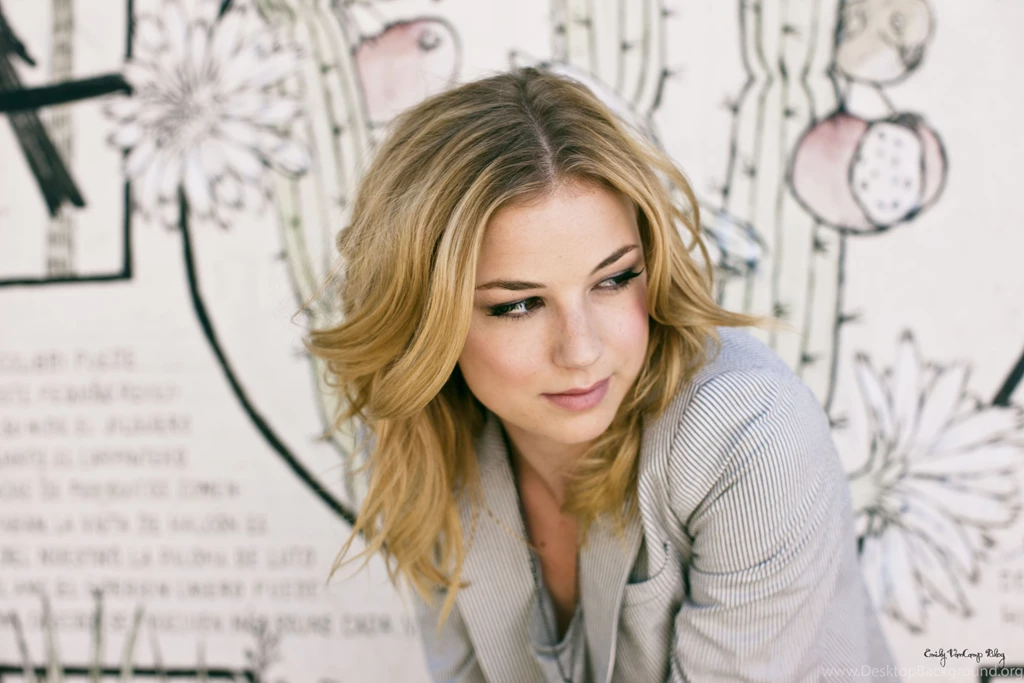 Emily Vancamp   Wallpaper.