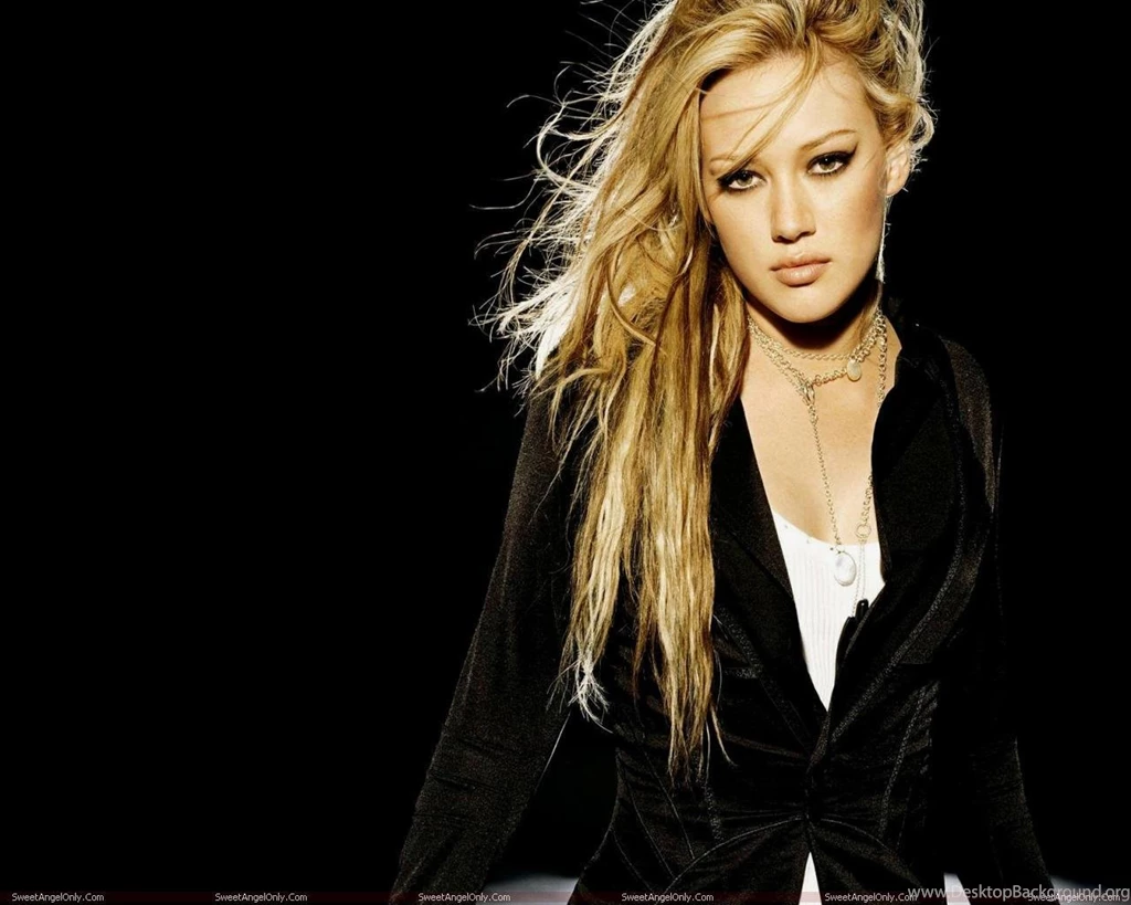 New Screensavers: Hilary Duff Hot Wallpapers