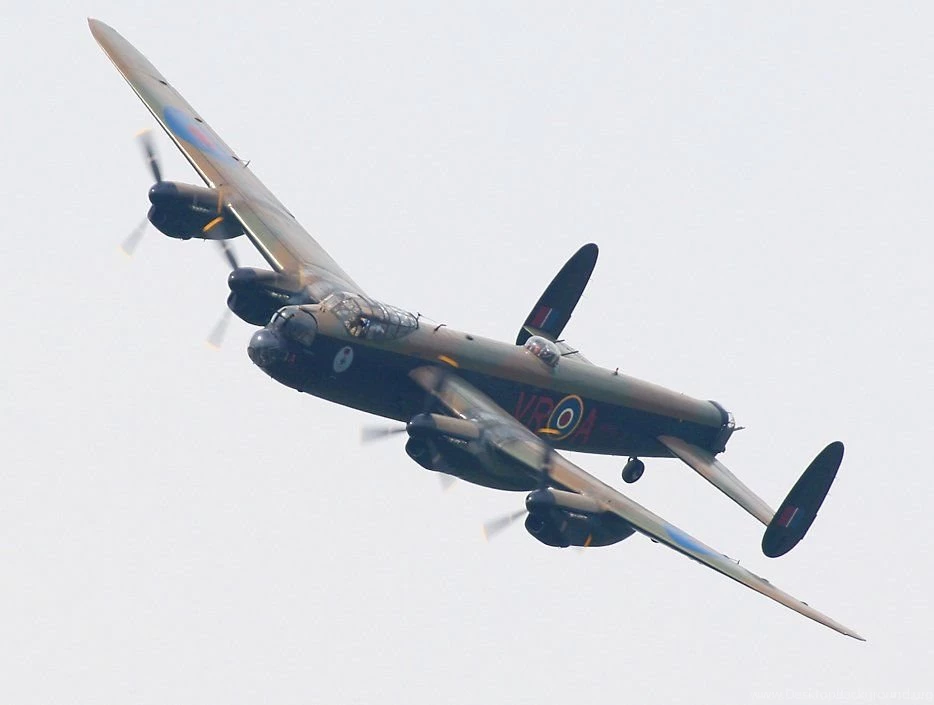 Highlights Of The Yankee Air Museum 'Thunder Over Michigan' Airshow