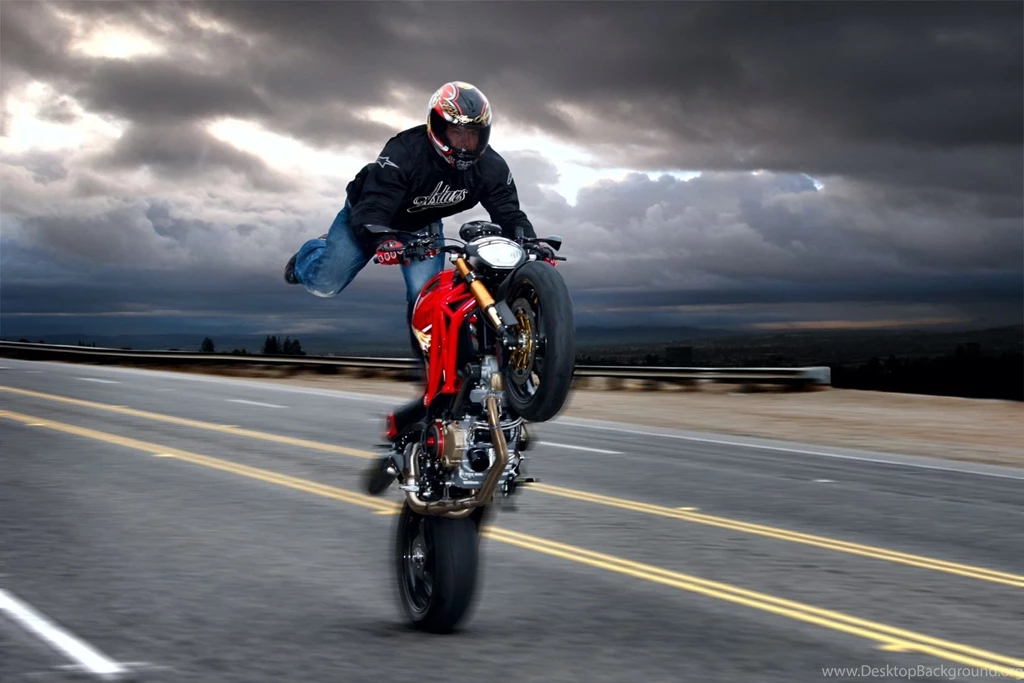 Ducati Monster 696 Wallpaper.