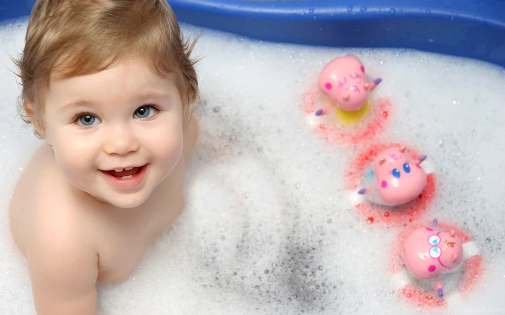 Milky Cute Baby Wallpapers bath.jpg