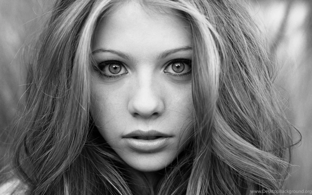 Michelle Trachtenberg HD Wallpapers And Photos Download