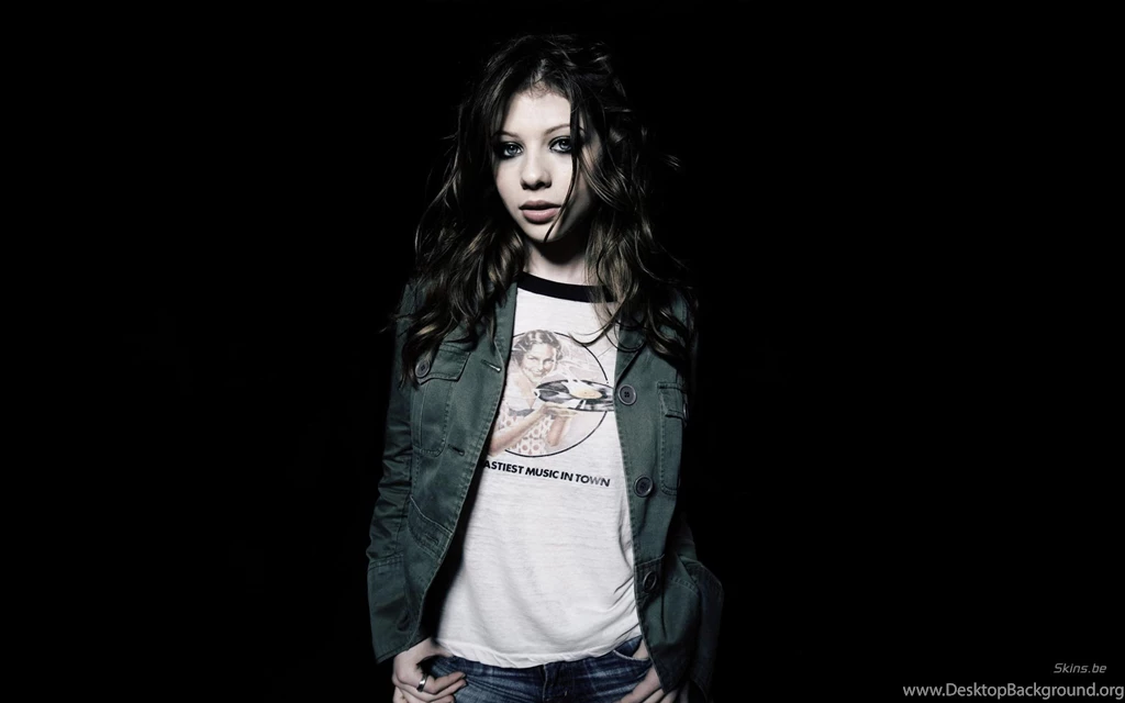 Special Michelle Trachtenberg Wallpapers