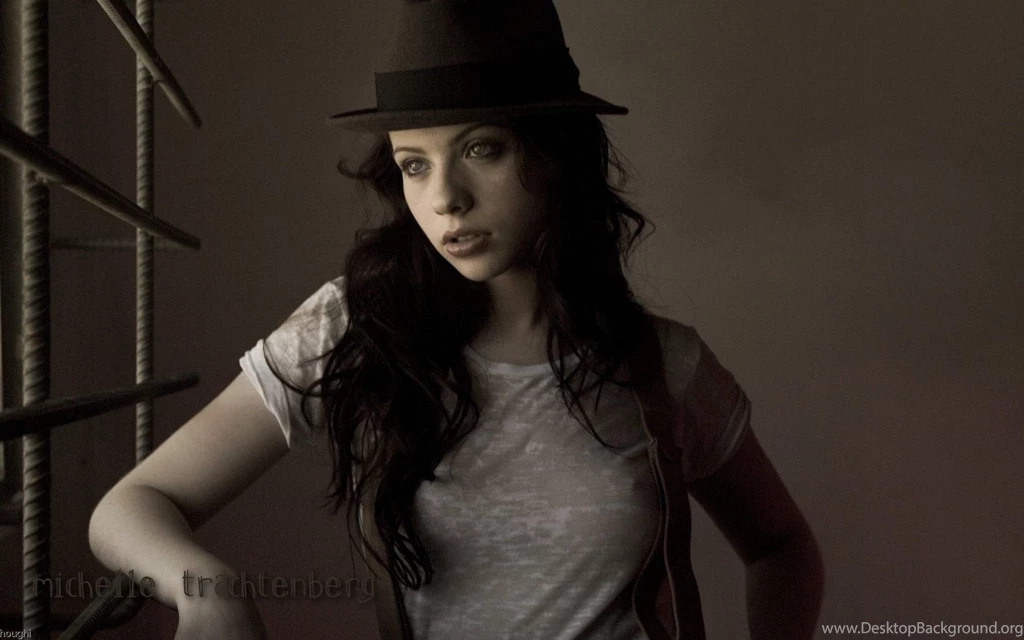 Female Celebrities: Michelle Trachtenberg, Picture Nr. 31992